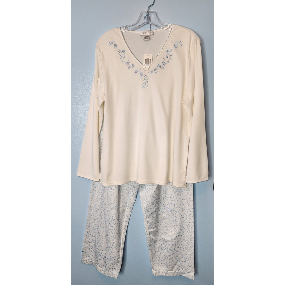 Morgan Taylor Pajama Set Medium Cream Blue Ivy Floral Embroidered Loungewear NWT